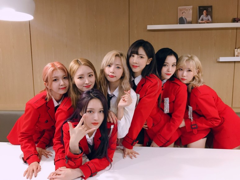 빨간제복에 비주얼+분위기합 쩔었던 여돌 | 인스티즈