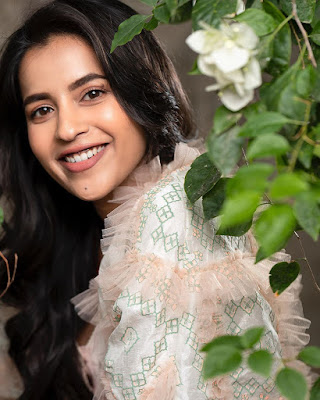 Komalee Prasad (Indian Actress) Biography, Wiki, Age, Height, Family, Career, Awards, and Many More