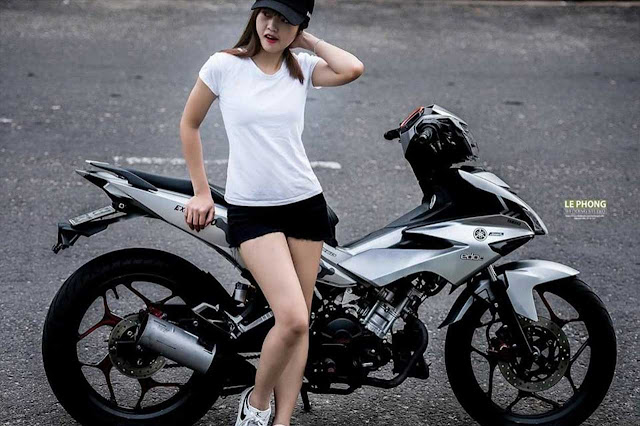 Cute Asian Girl With Yamaha Exciter 150
