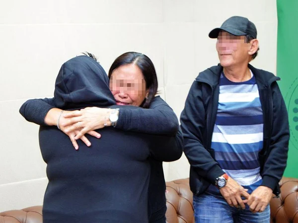 Filipina prison inmate meets parents after 14 years, Dubai, News, Gulf, World, Police