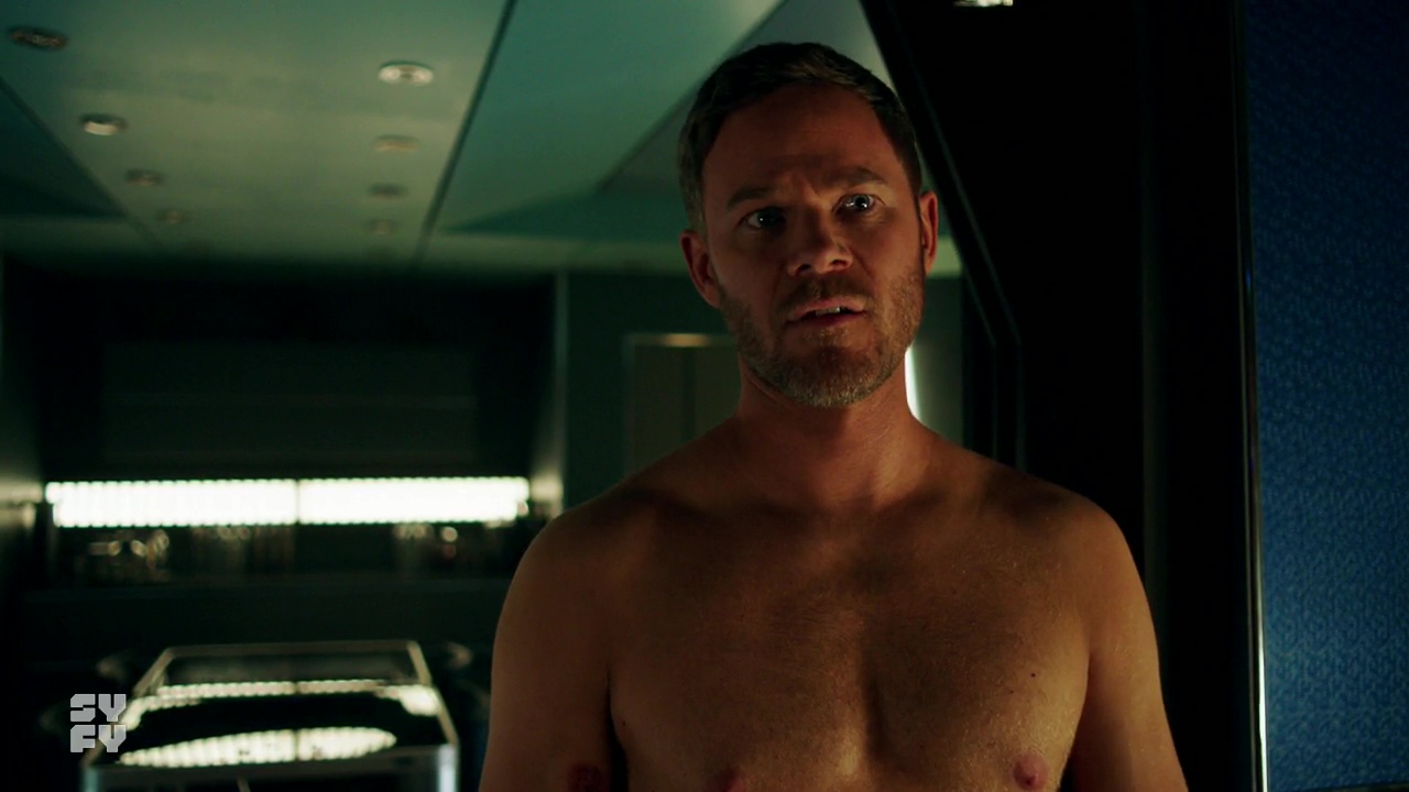 Luke Macfarlane & Aaron Ashmore Shirtless.