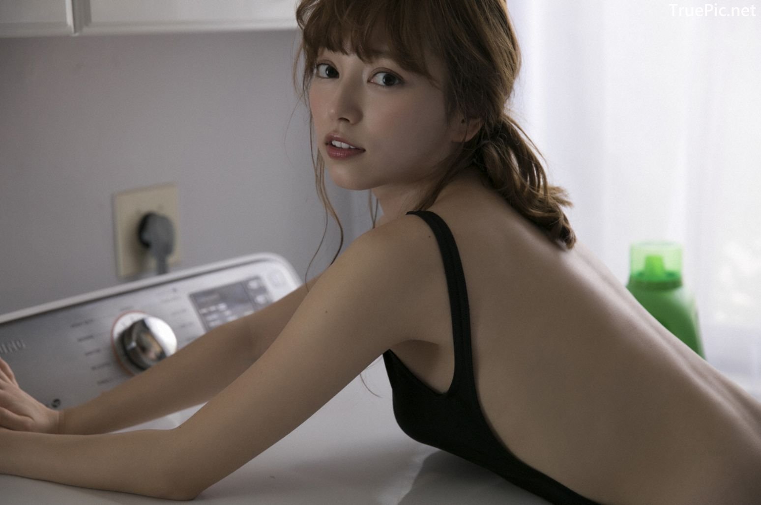 Image-Japanese-Idol-Sayaka-Komuro-Bikini-Show-TruePic.net- Picture-33