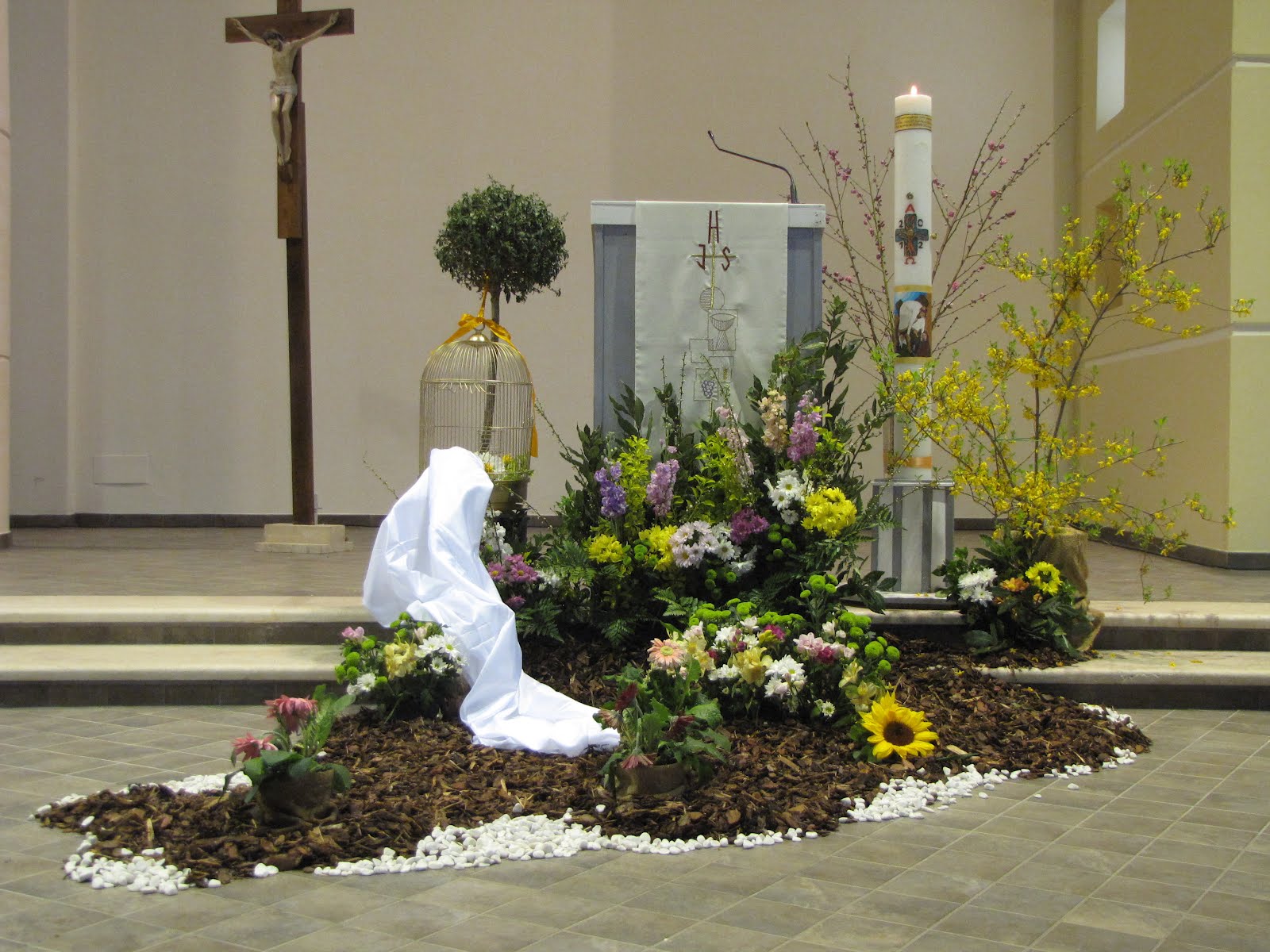 Arte Floreale per la Liturgia: Pasqua 2012 (parrocchia SS.Salvatore