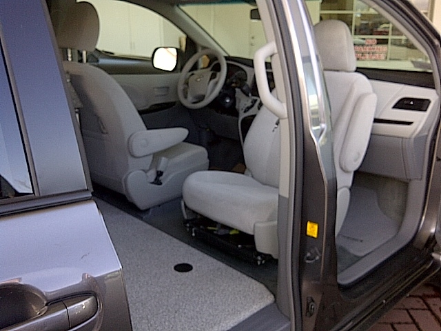 Peace Arch Toyota: Pop Top Sienna