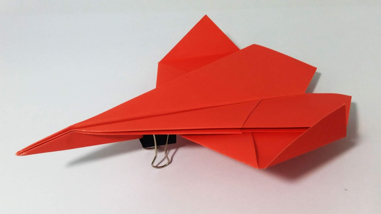 How To Make Paper Airplanes That Fly Far Easy Paper Plane Paper ...