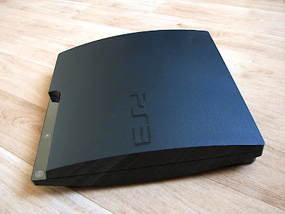 De zijkant van de Sony PlayStation 3 Slim