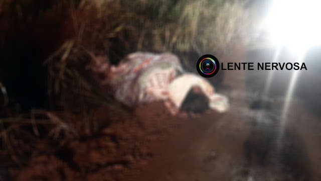 Cadáver com corda no pescoço, enrolado em lençol e com várias perfurações é encontrado na zona leste da capital