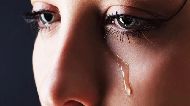 ماذا يحدث عندما يبكي الإنسان