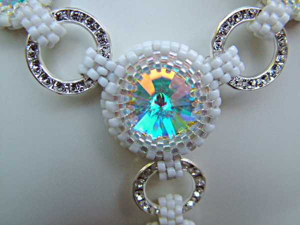 Center: Bead Bezel Swarovski Rivoli & Swarovski Rings