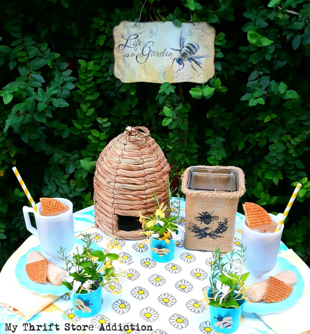 bee-themed late summer tablescape