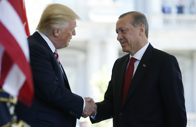 Πως ο Τραμπ μπορεί να αρνηθεί τις κυρώσεις στην Τουρκία