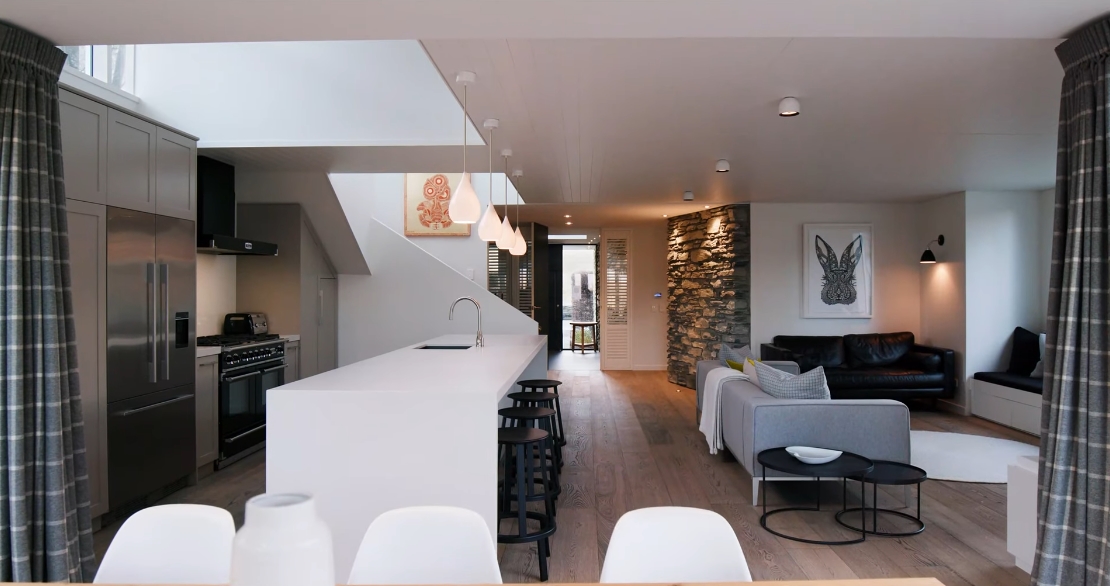 22 Interior Design Photos vs. 13 Malaghans Ridge, Arrowtown Luxury Home Tour