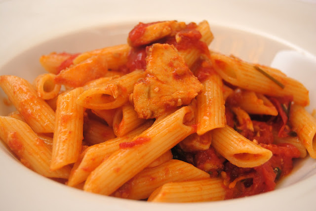  Macarrones con Pez Espada (Pasta al Quadrucci Di Pesce Spada) 