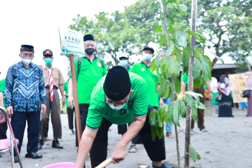 Gerakan LDII Menanam Pohon Secara Nasional Dimulai di Yogyakarta