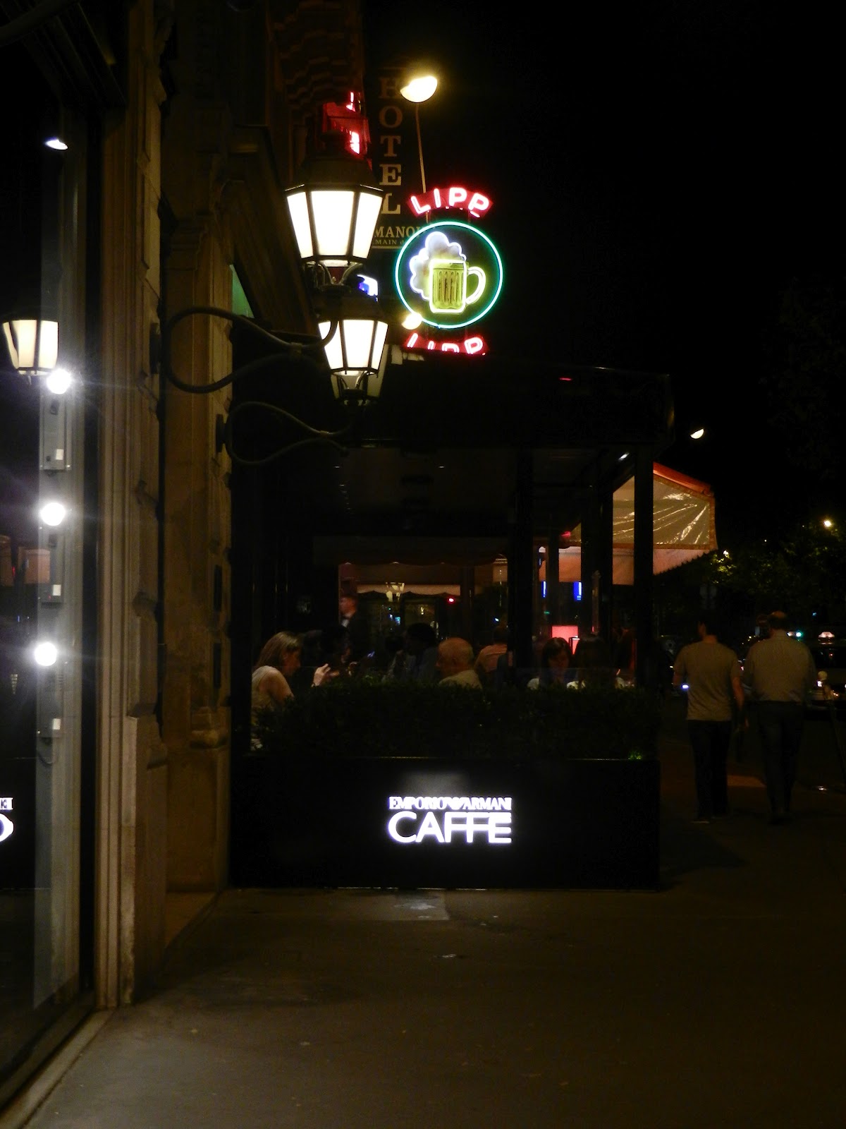 Emporio Armani Caffé 149 Boulevard Saint-germain 75006 Paris Boa comida: Paris, Café e Elegância: Emporio Armani Caffe St. Germain