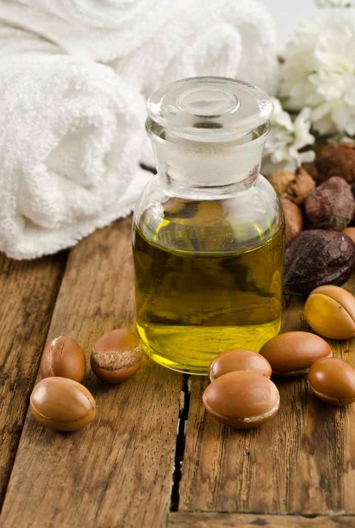 diy-argan-oil-hair-serum-with-essential-oils-everything-pretty