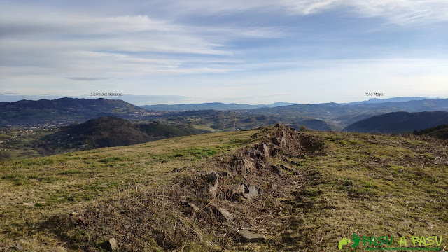 Oviedo, Sierra del Naranco y Peña Mayor desde El Picu