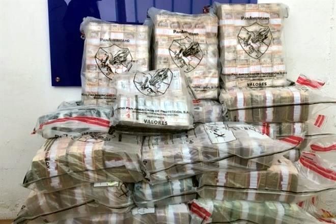 Policia Federal incauta a una empresa de valores 90 MILLONES de pesos en aeropuerto de Tijuana (dinero que vuela) 6606155