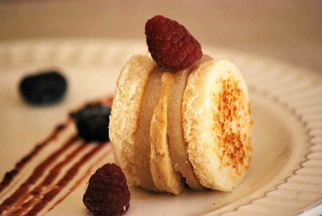  Bocaditos de foie y gelatina de pera con mermelada de frutos rojos 