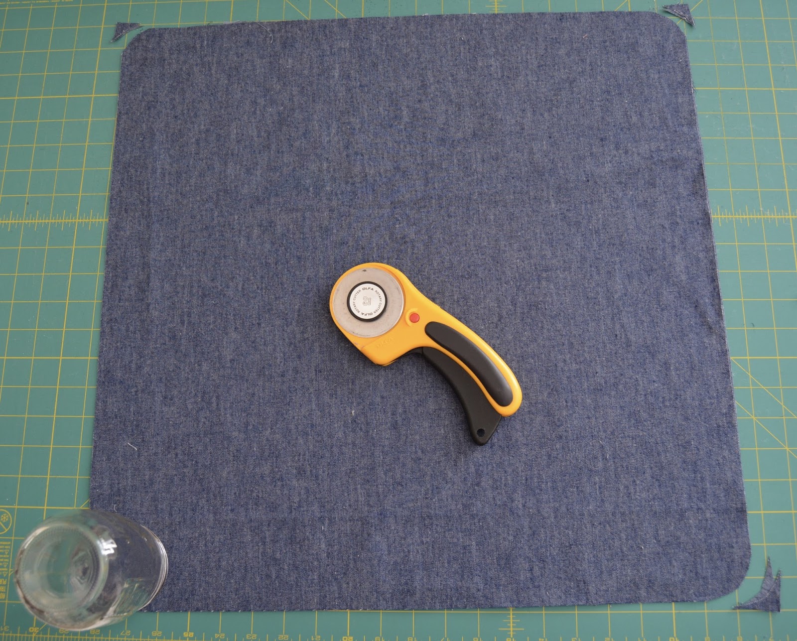 Roonie Ranching Jumbo Piping Pillow Sewing Tutorial