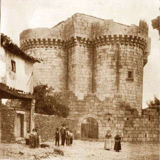 Castillo de Granadilla, situado en el interior de la ciudad amurallada