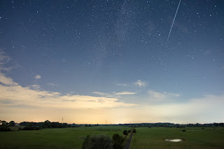 Astrofotografie Nachtfotografie Sternenhimmel StarLink Satellitenspur