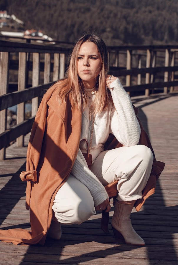 Outfit con pantalones slouchy