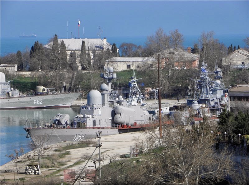 Переход кораблей ВМСУ под Андреевский флаг 