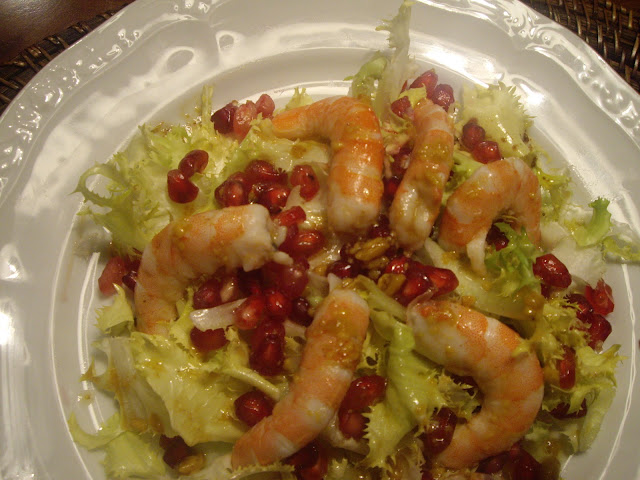  Ensalada de Escarola Granada y langostinos 