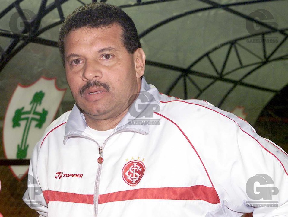 Celso Roth obteve êxito contra a Portuguesa.