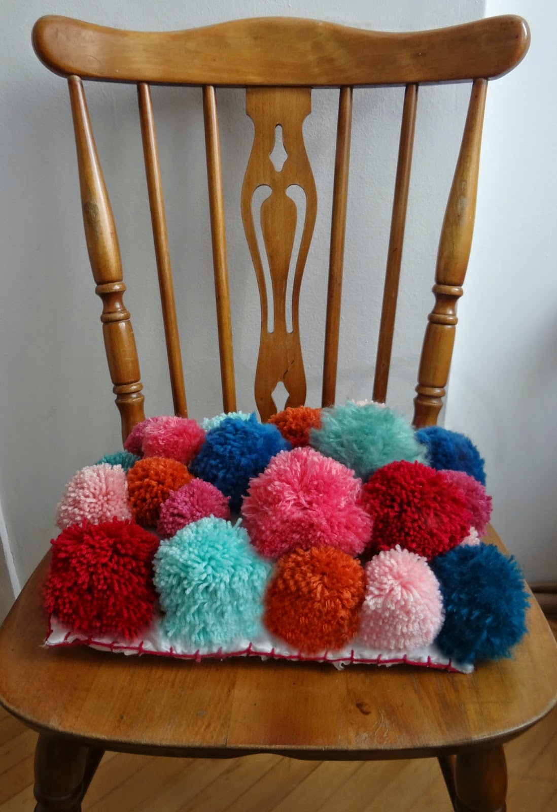Little Treasures PomPom Pillow DIY