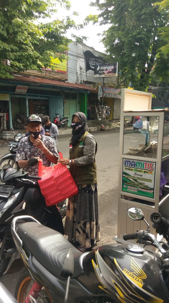 Mamitis (makan minum gratis) NU Care Kertosono Nganjuk