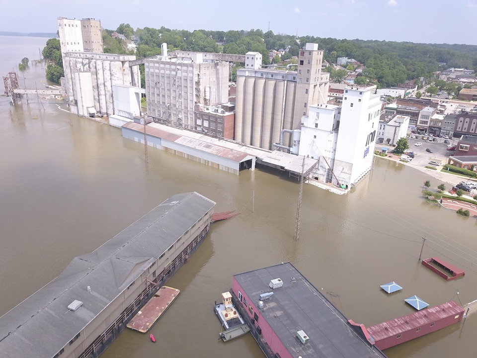 Towns and Nature Alton, IL Flood of 2019 Ardent Mills is surrounded