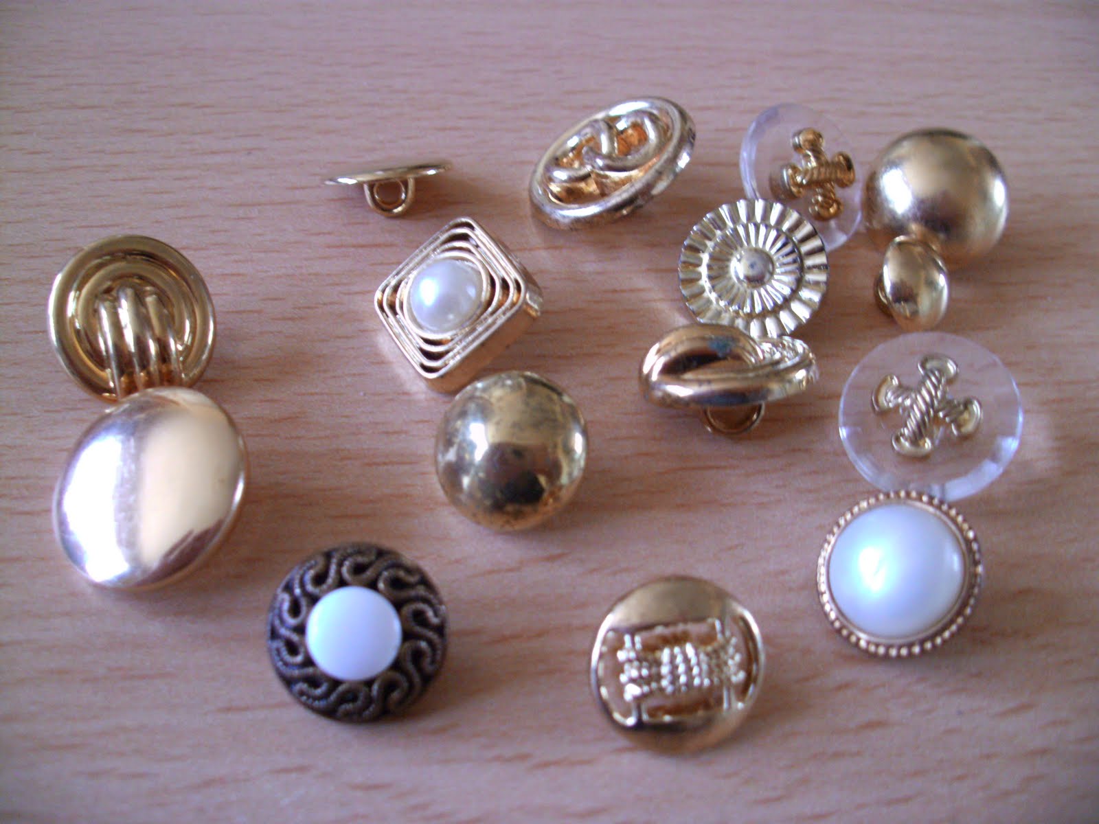 Channelle's Crochet creations: Victorian Button String Challenge