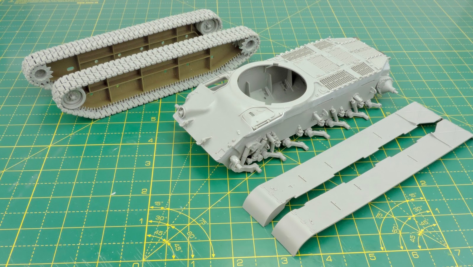 2042 takom 1/35 т-55 амв russian medium tank. Takom. Takom 2088. Takom. British tank mk v takom.