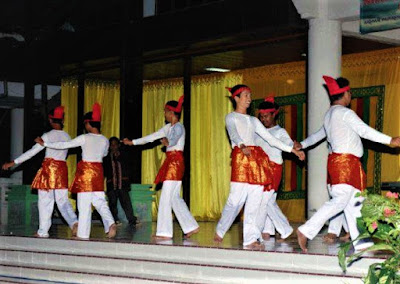  Indonesia memang terkenal sebagai bangsa dengan kekayaan warisan kesenian tari Tari Seudati Berasal Dari Daerah Aceh