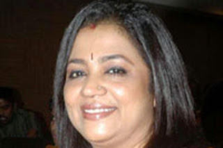 Poornima Bhagyaraj in Aadhalaal Kaadhal Seiveer | Kerals Cafe