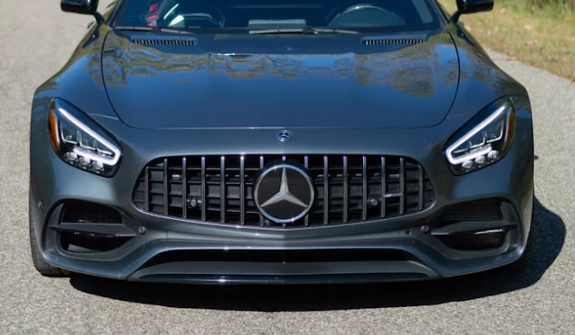 2020 Mercedes AMG GT front picture