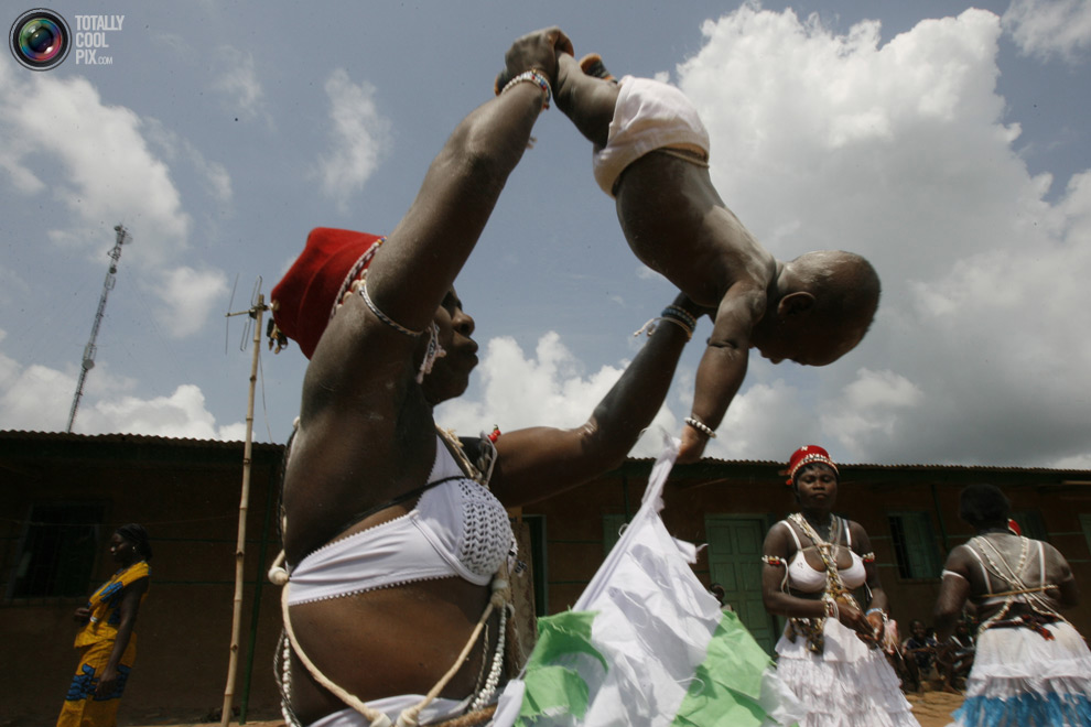 BAULE PEOPLE: THE ARTISTIC AKAN TRIBE IN IVORY COAST