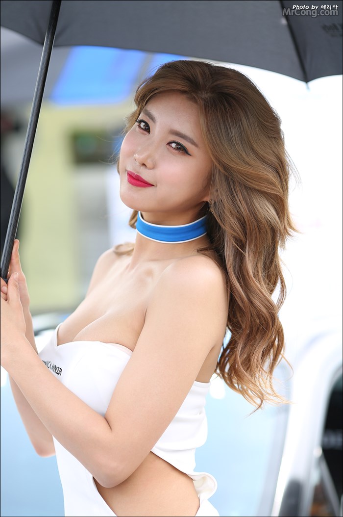 Heo Yoon Mi&#39;s beauty at the CJ Super Race event, Round 1 (70 photos) photo 3-11