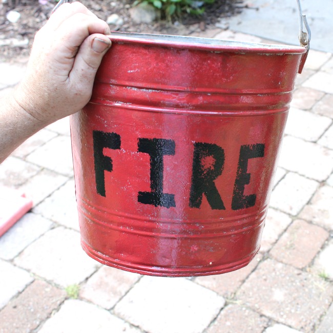 How to Paint a Vintage Fire Bucket Crafts a la mode