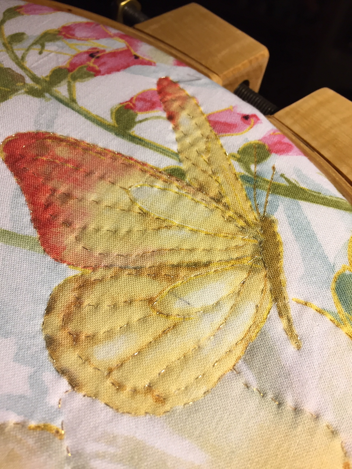 Stitchin' Friends Gold Metallic Thread quilting