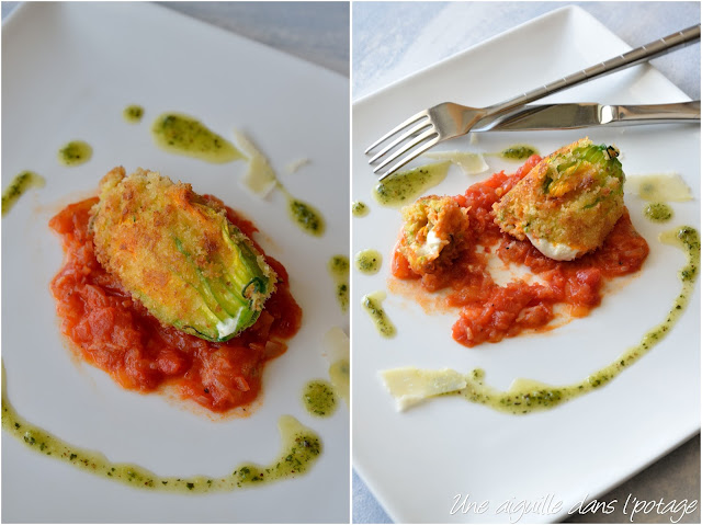 Fleur de courgette panée sur fondue de tomates et sauce basilic