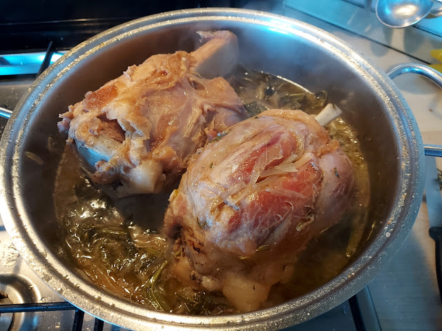 Stinco alla birra laccato alla senape e miele