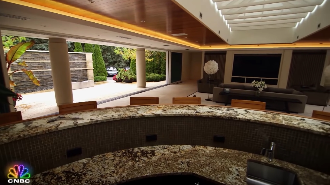 66 Interior Design Photos vs. Michael Jordan's Chicago & Bel Air Mega-Mansions Tour | Secret Lives of The Super Rich