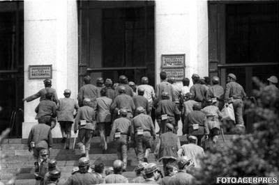 Photographis Mineriada 1315 iunie 1990
