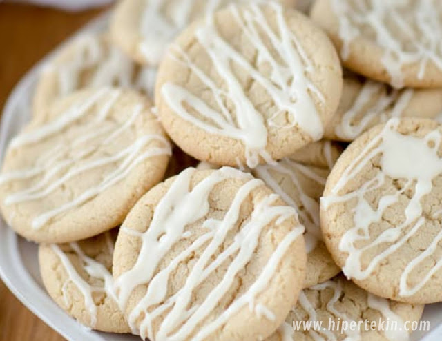 SOFT MAPLE SUGAR COOKIES