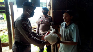 Bhakti Brimob Untuk Masyarakat, Pembagian Sembako Bhakti Brimob Untuk Masyarakat, Pembagian Sembako