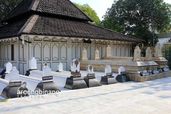 makam raja-raja demak