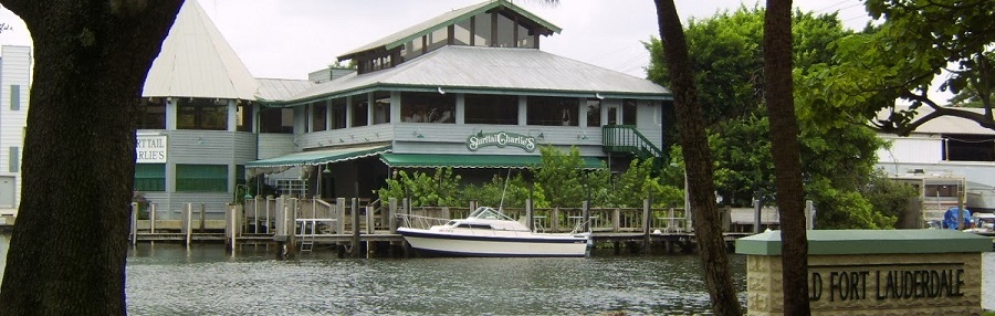 A orillas del río en Fort Lauderdale A orillas del río en Fort Lauderdale